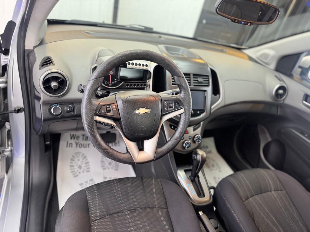 2015 Chevrolet Sonic Image 28