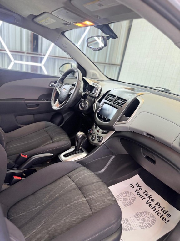 2015 Chevrolet Sonic Image 32