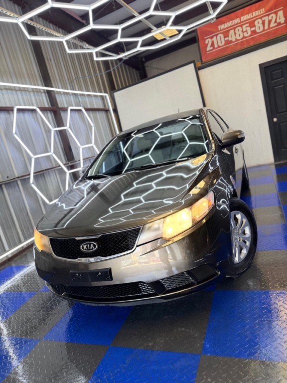 2010 Kia Forte Image 2
