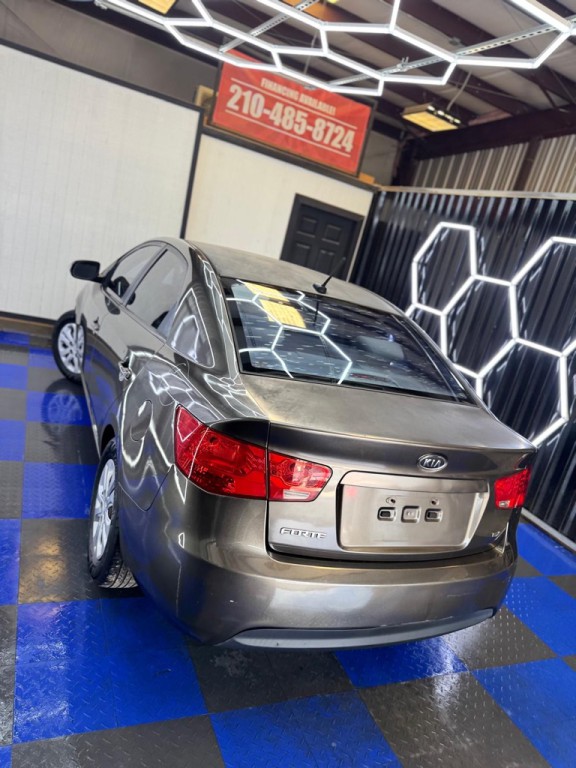 2010 Kia Forte Image 22