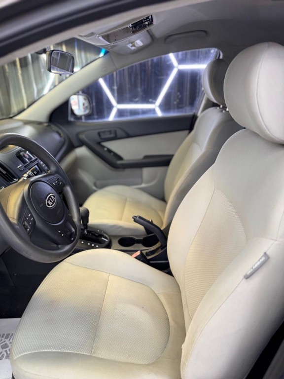 2010 Kia Forte Image 25