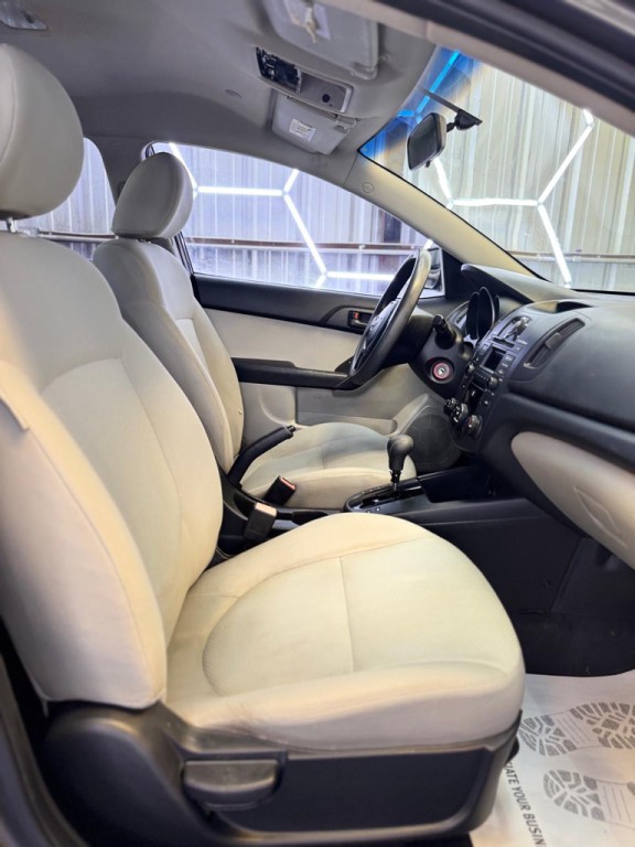 2010 Kia Forte Image 29