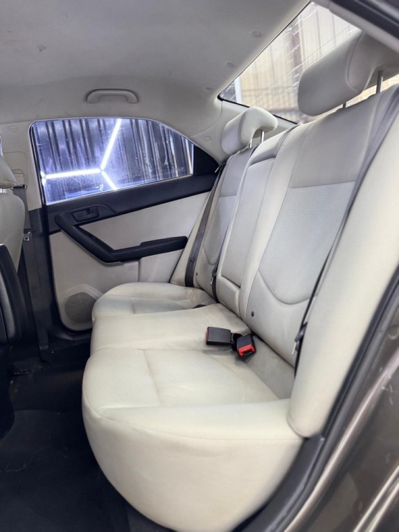 2010 Kia Forte Image 37