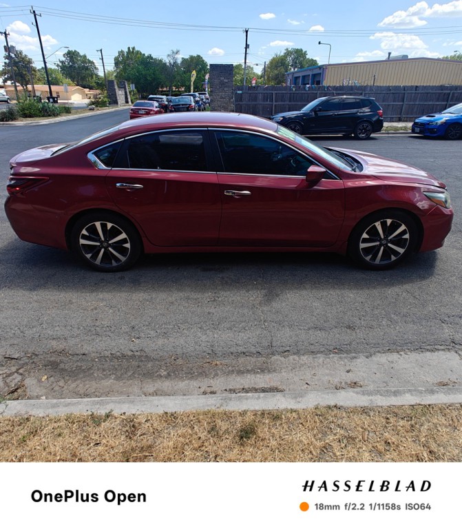 2017 Nissan Altima Image 2