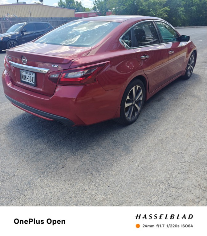2017 Nissan Altima Image 4