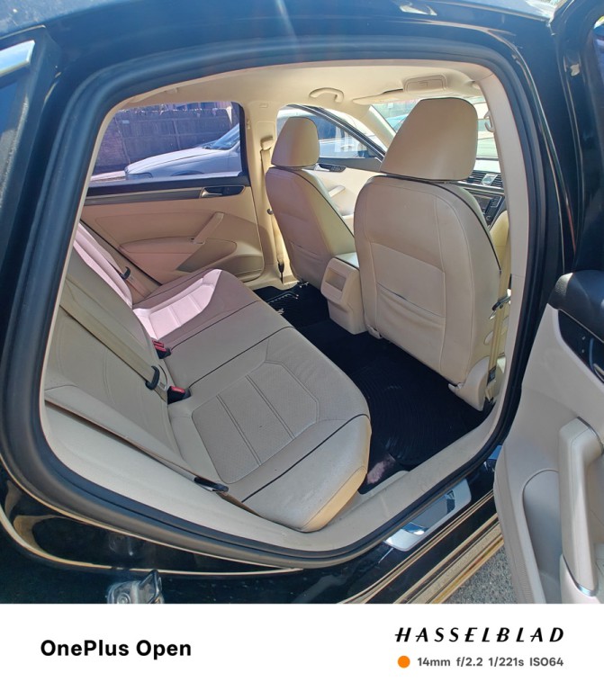 2016 Volkswagen Passat Image 9