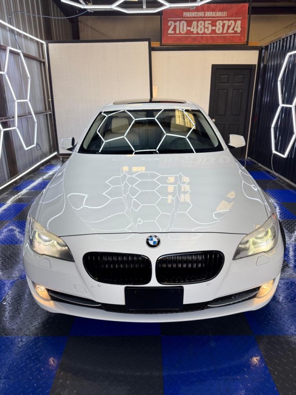 2012 BMW 5 Series Image 9