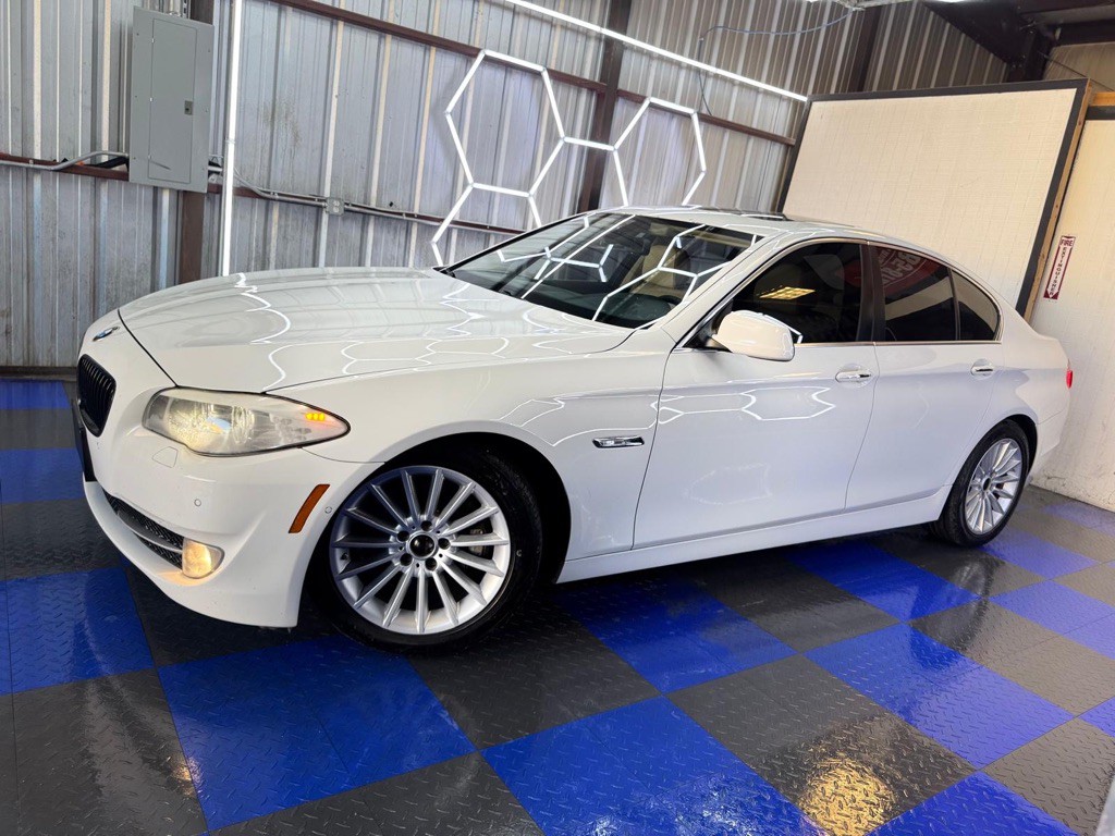 2012 BMW 5 Series Image 14