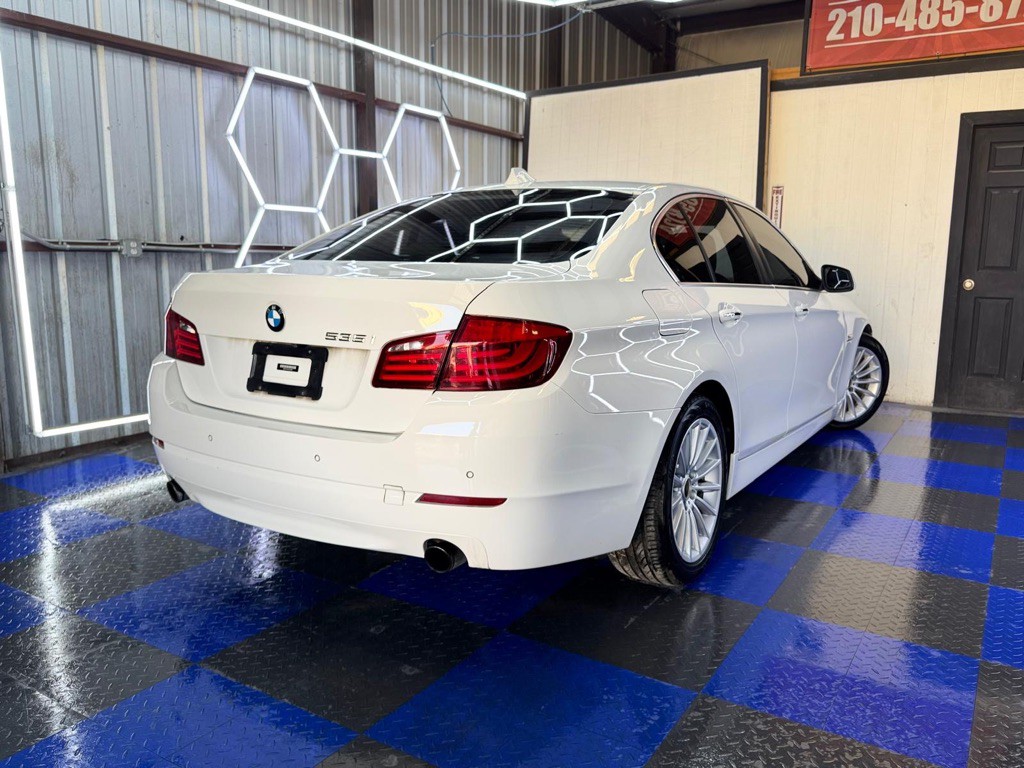 2012 BMW 5 Series Image 16