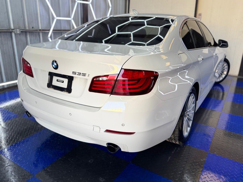2012 BMW 5 Series Image 19