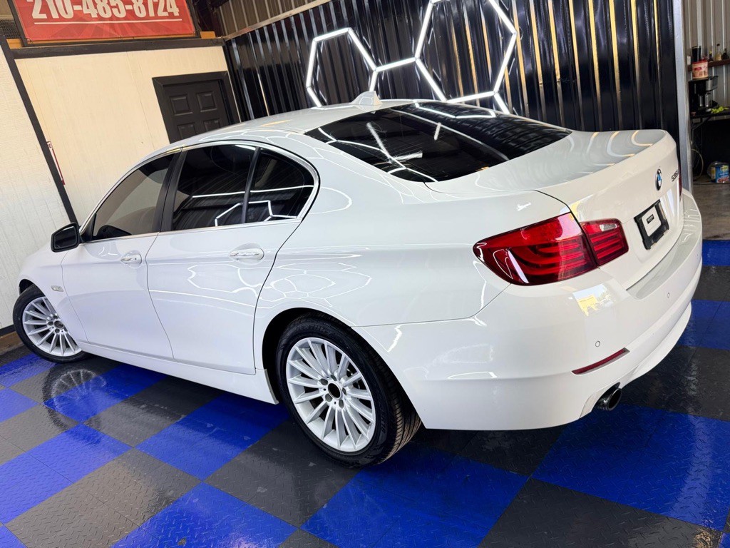 2012 BMW 5 Series Image 23