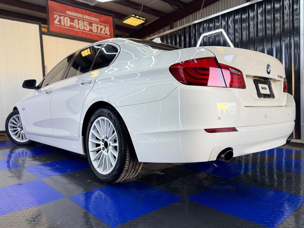 2012 BMW 5 Series Image 25
