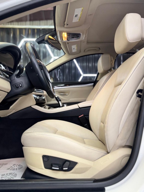 2012 BMW 5 Series Image 31