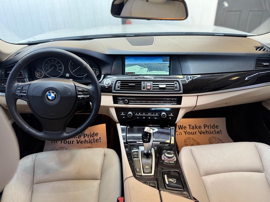 2012 BMW 5 Series Image 32