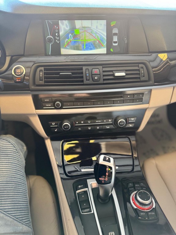 2012 BMW 5 Series Image 33
