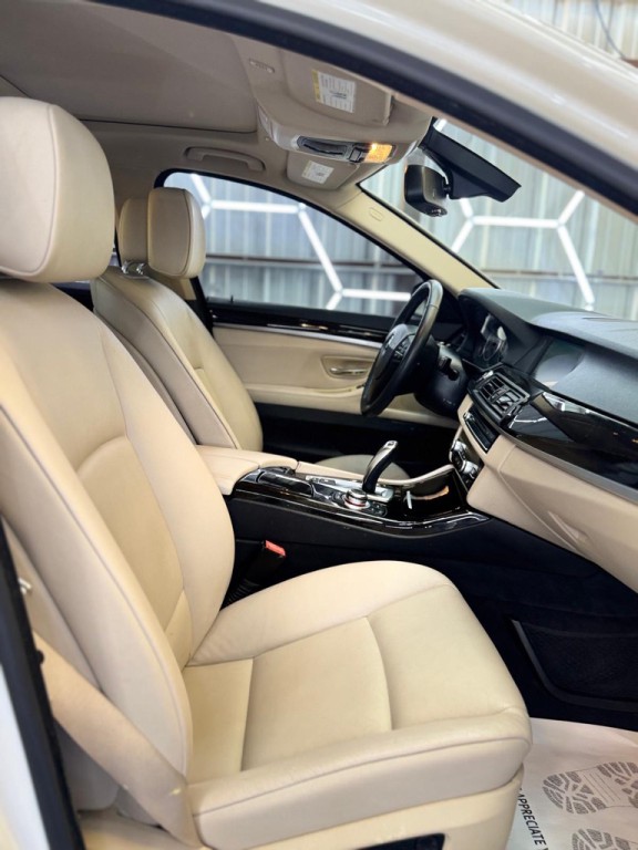 2012 BMW 5 Series Image 34