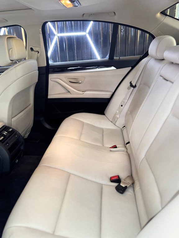 2012 BMW 5 Series Image 41