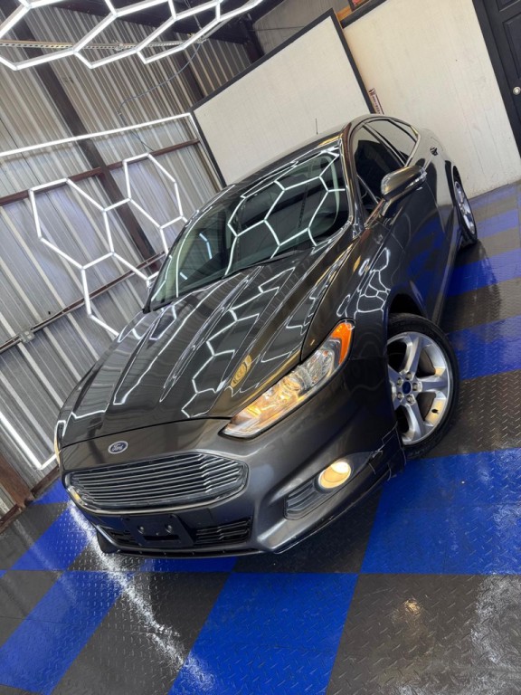 2016 Ford Fusion Image 9