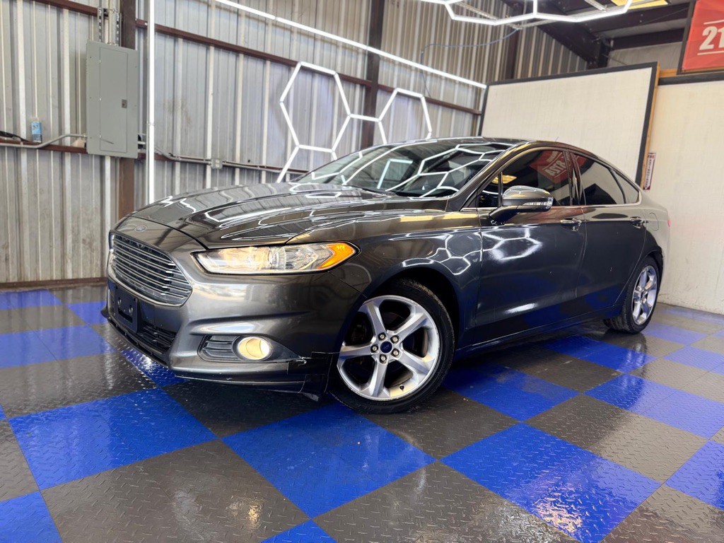 2016 Ford Fusion Image 14