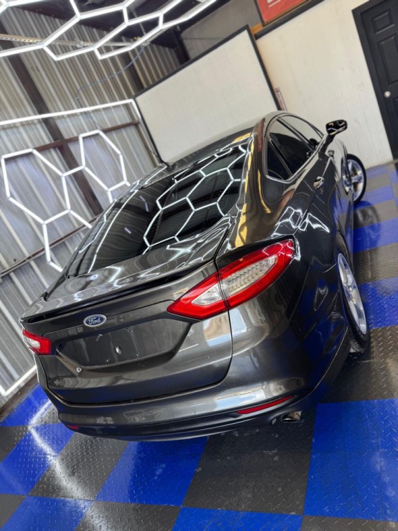 2016 Ford Fusion Image 25
