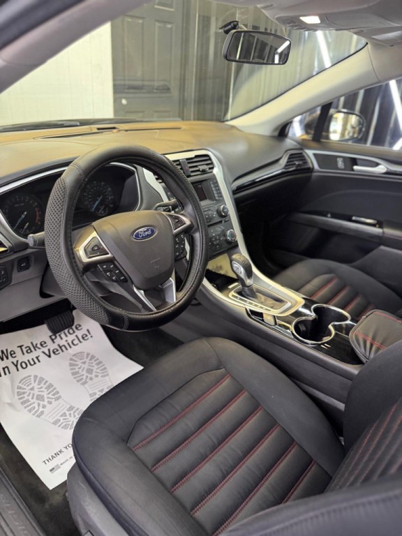 2016 Ford Fusion Image 29