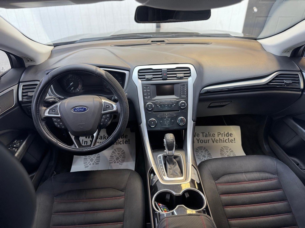 2016 Ford Fusion Image 30