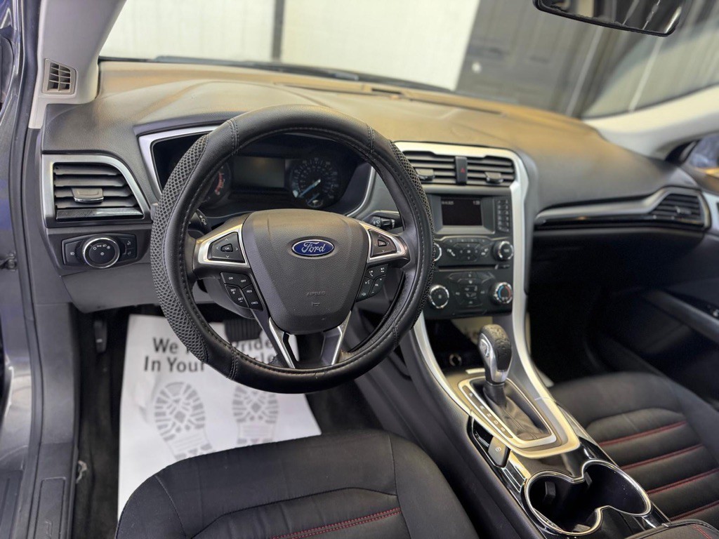 2016 Ford Fusion Image 31