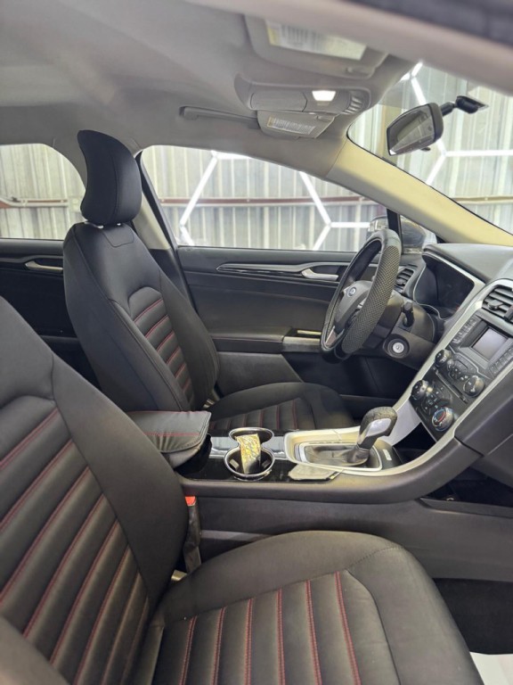 2016 Ford Fusion Image 35