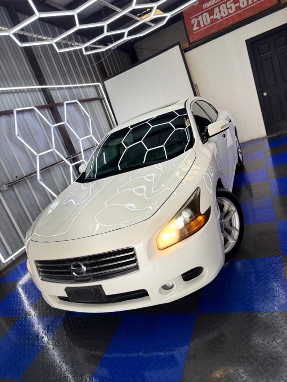 2010 Nissan Maxima Image 3