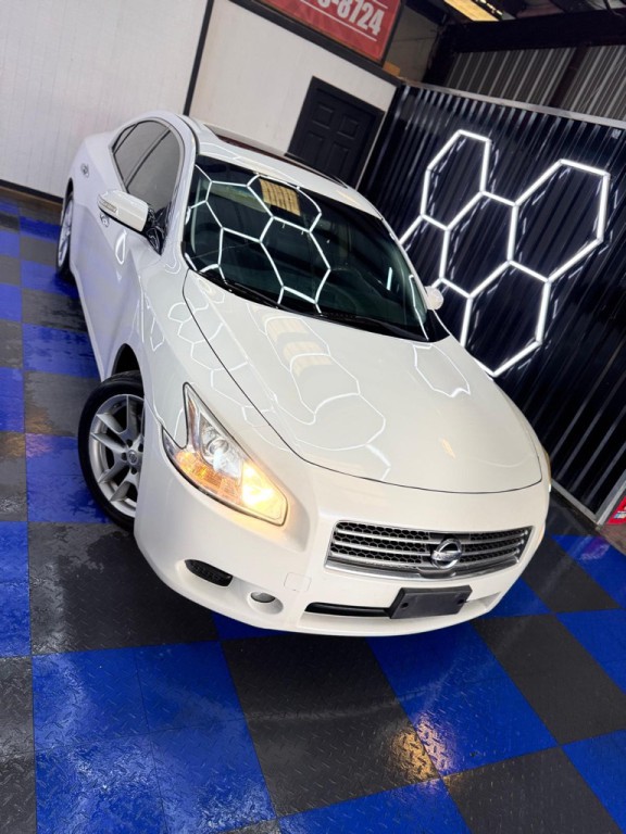 2010 Nissan Maxima Image 10