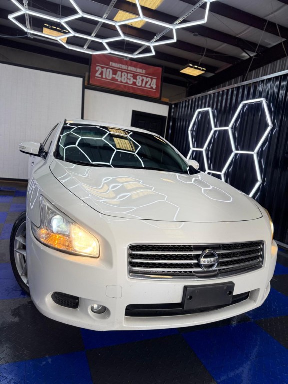 2010 Nissan Maxima Image 13