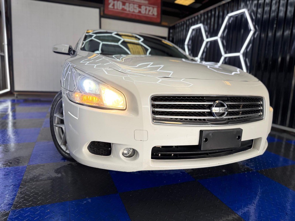 2010 Nissan Maxima Image 16