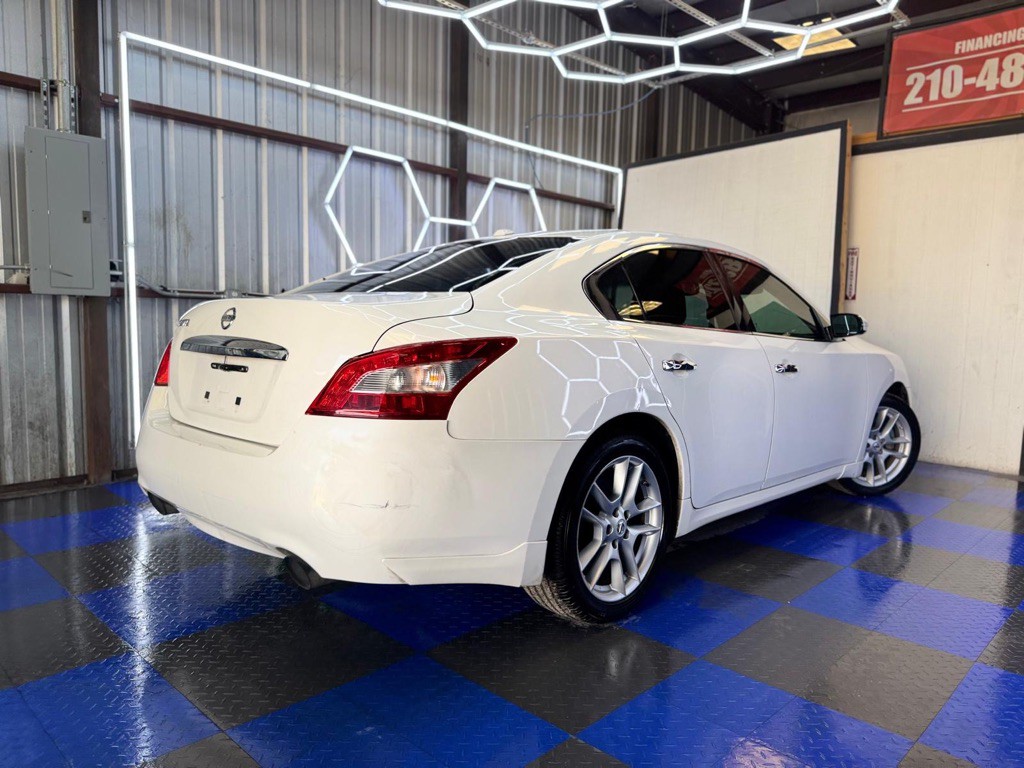 2010 Nissan Maxima Image 21
