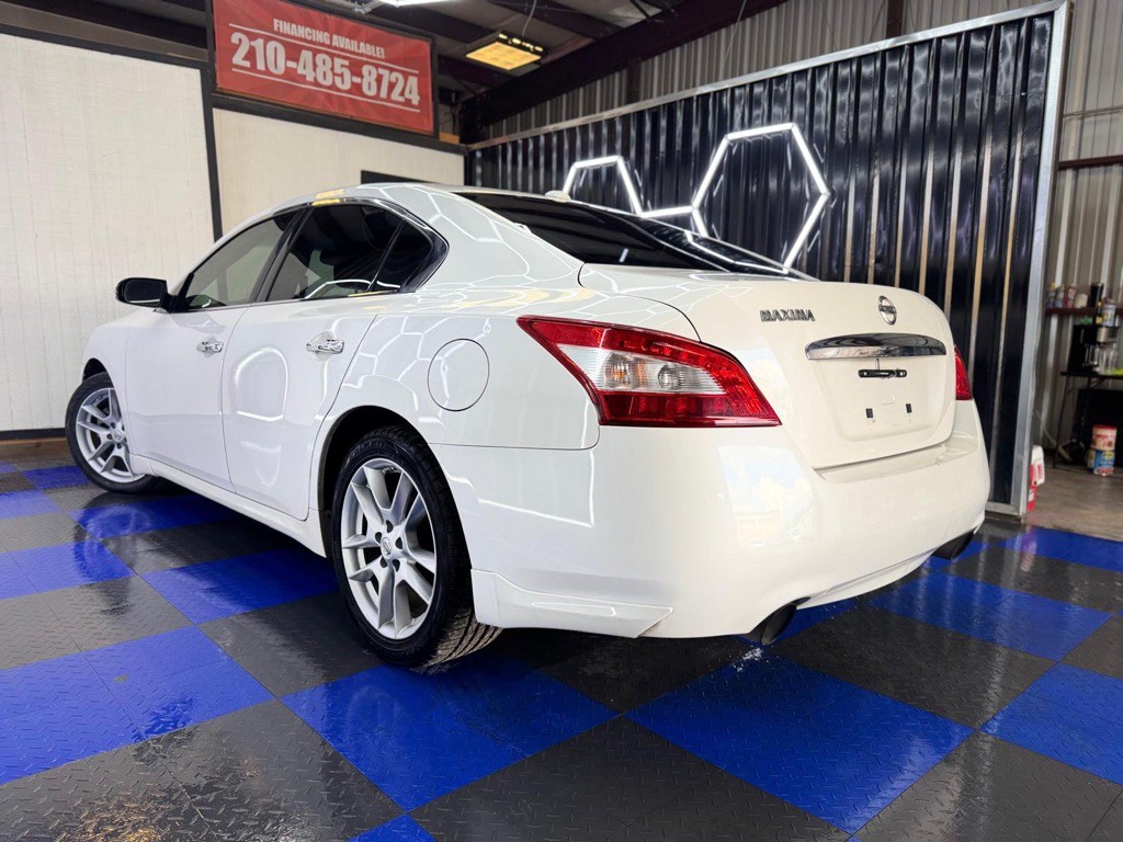 2010 Nissan Maxima Image 25