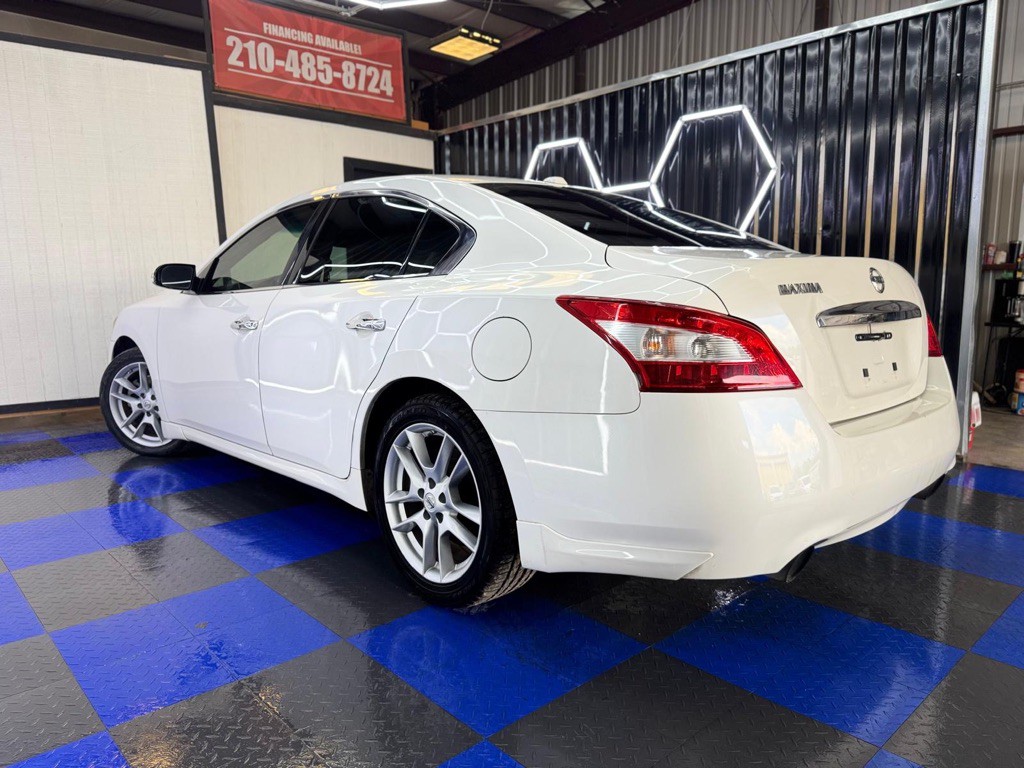 2010 Nissan Maxima Image 26