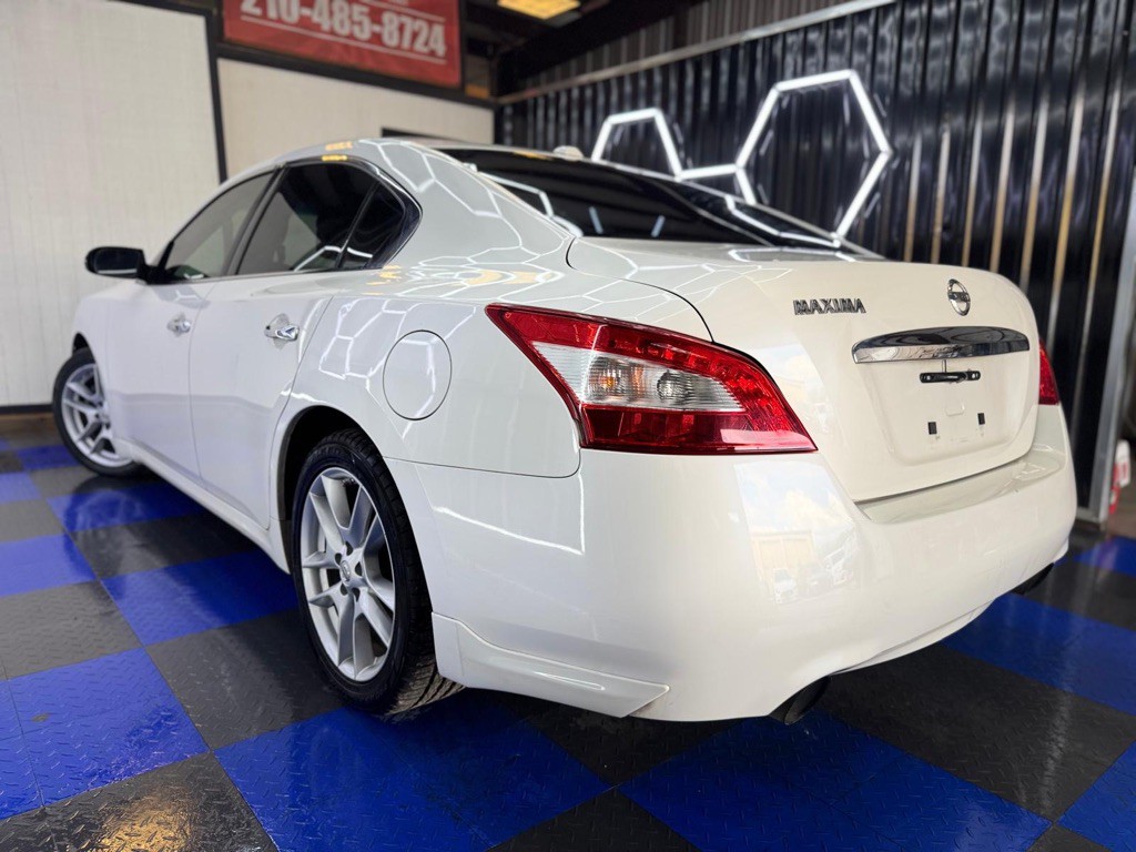 2010 Nissan Maxima Image 28