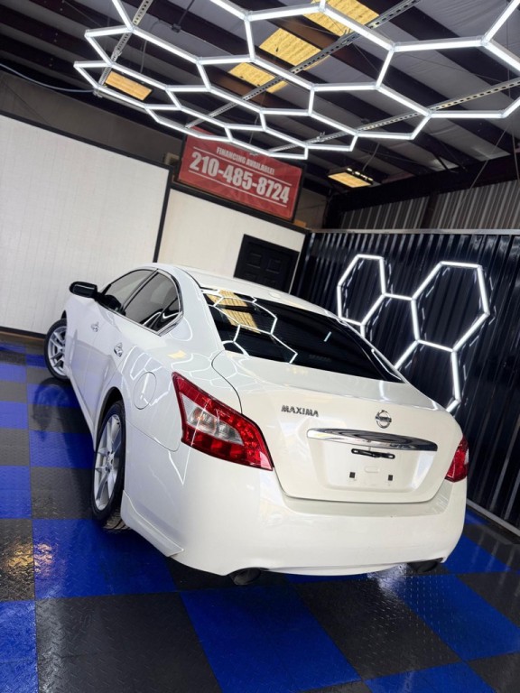 2010 Nissan Maxima Image 30