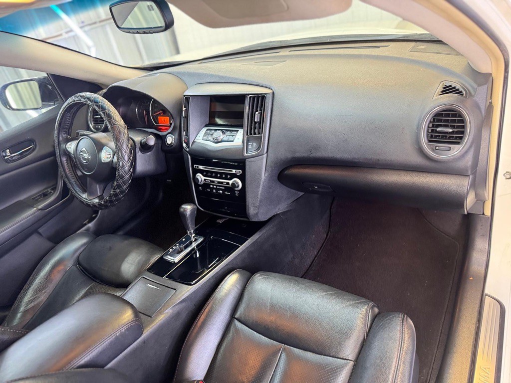 2010 Nissan Maxima Image 40
