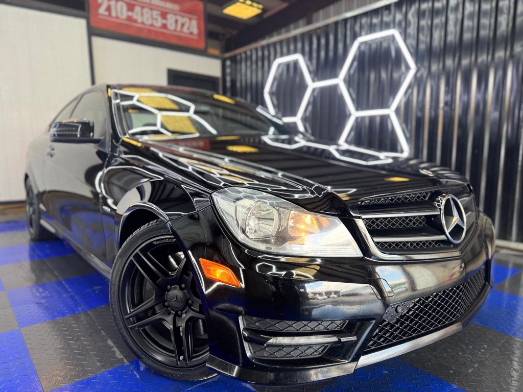 2013 Mercedes-Benz C-Class Image 2