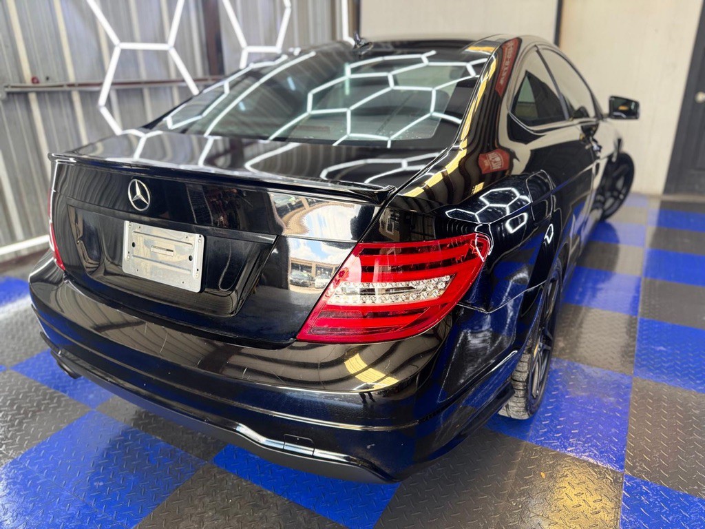 2013 Mercedes-Benz C-Class Image 24