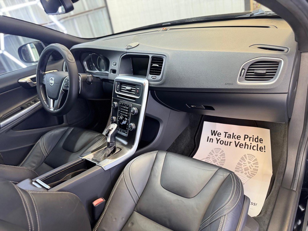 2015 Volvo S60 Image 32