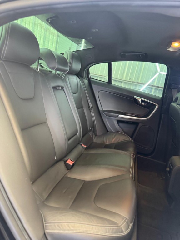 2015 Volvo S60 Image 38