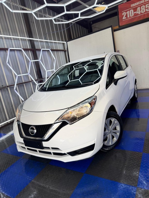 2017 Nissan Versa Image 4