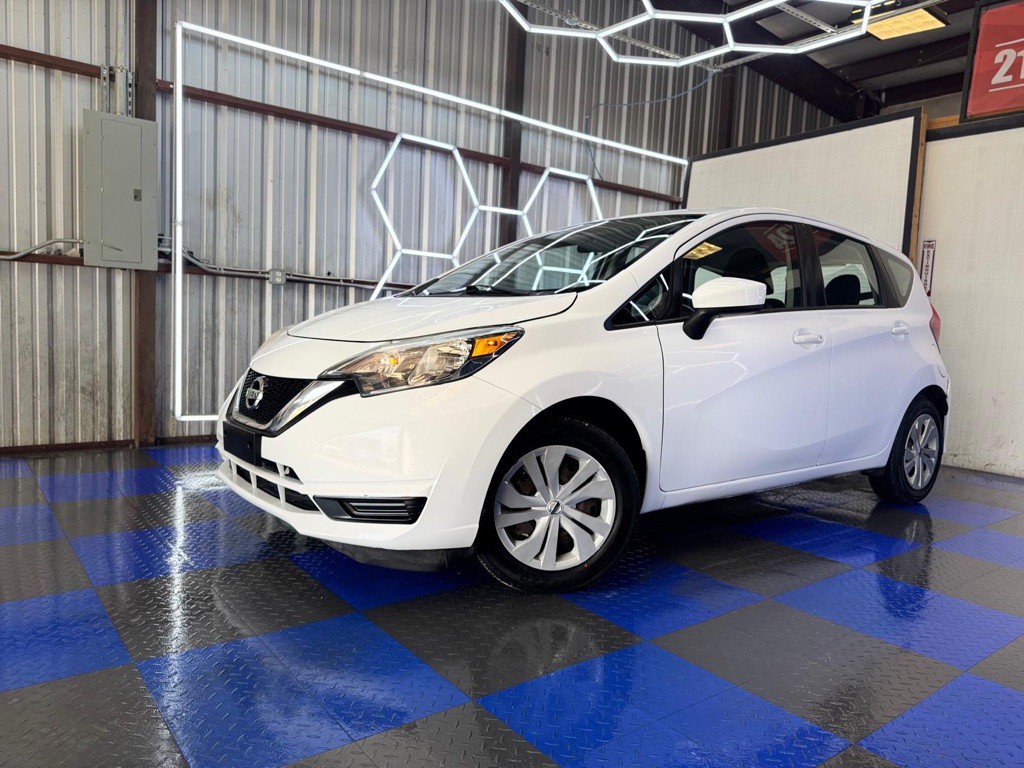 2017 Nissan Versa Image 5