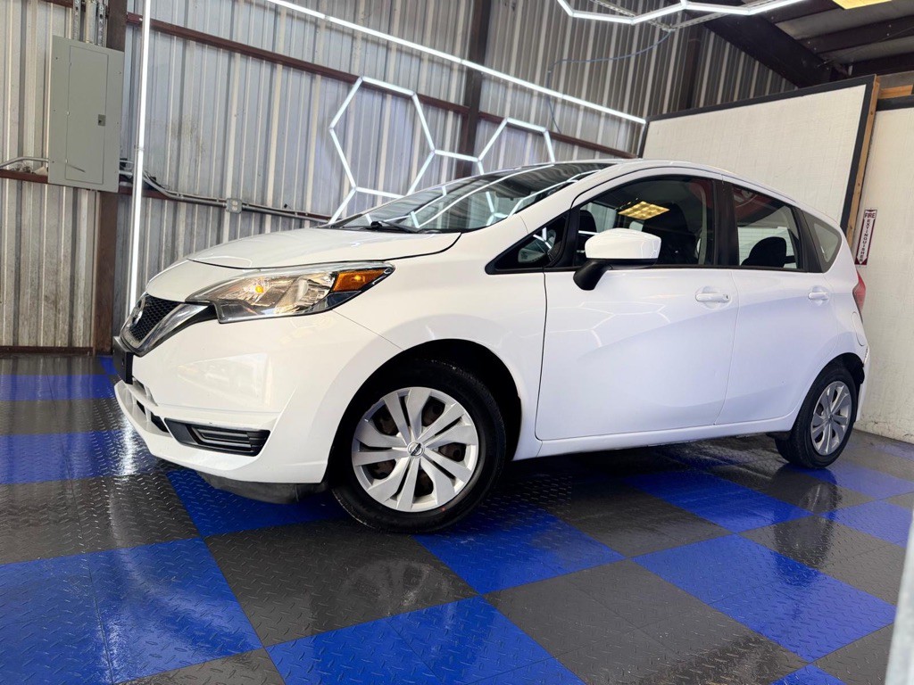 2017 Nissan Versa Image 7