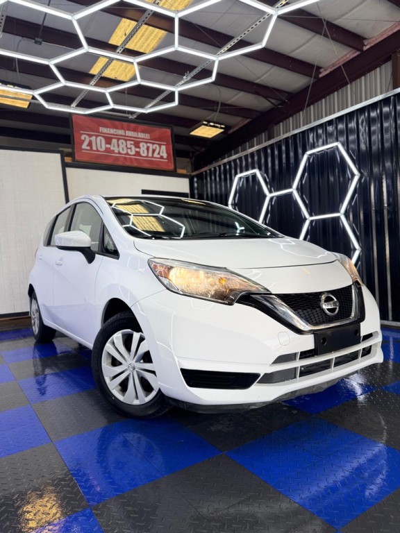 2017 Nissan Versa Image 9