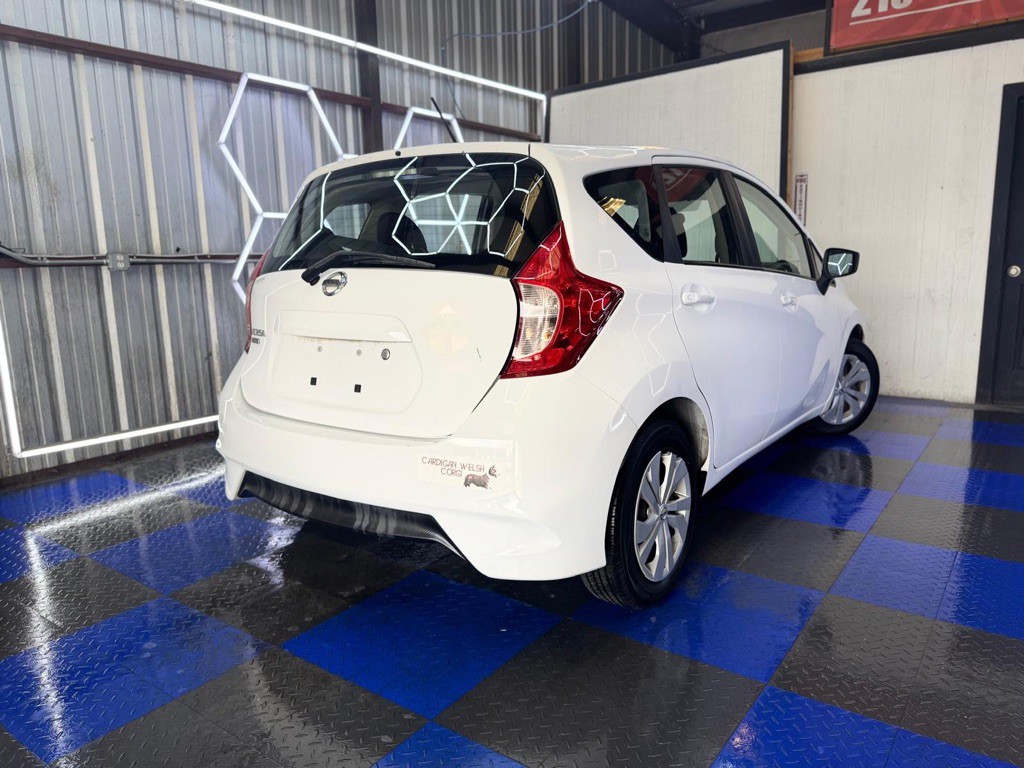 2017 Nissan Versa Image 17