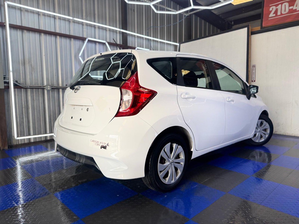 2017 Nissan Versa Image 21