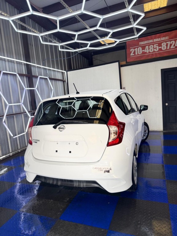 2017 Nissan Versa Image 22