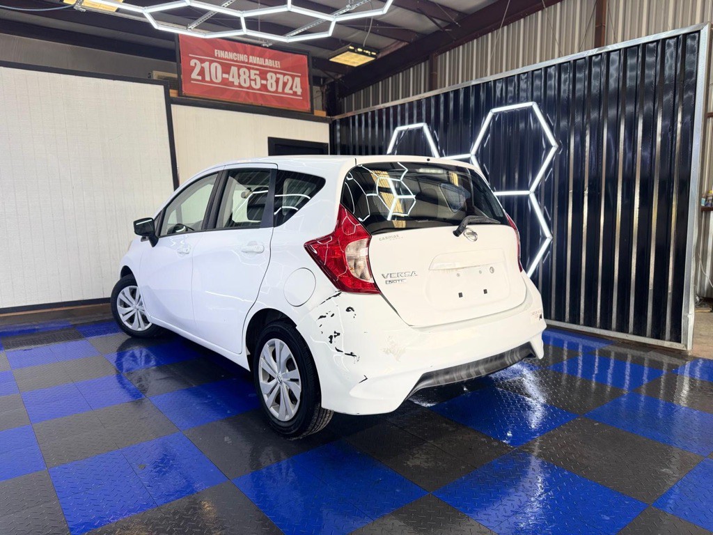 2017 Nissan Versa Image 24